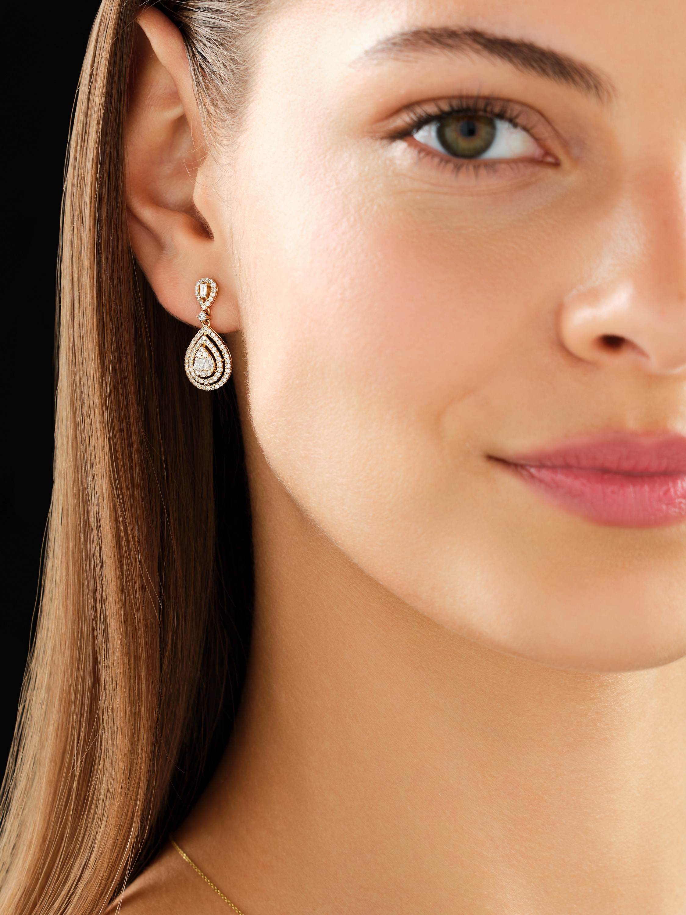 14 K Geelgoud Hangende Oorbellen - 0,76 ct